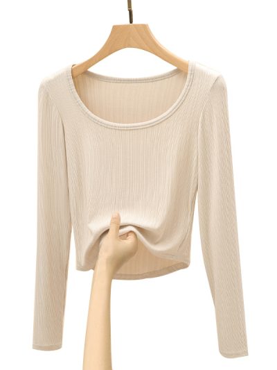 U-neck T-shirt for women